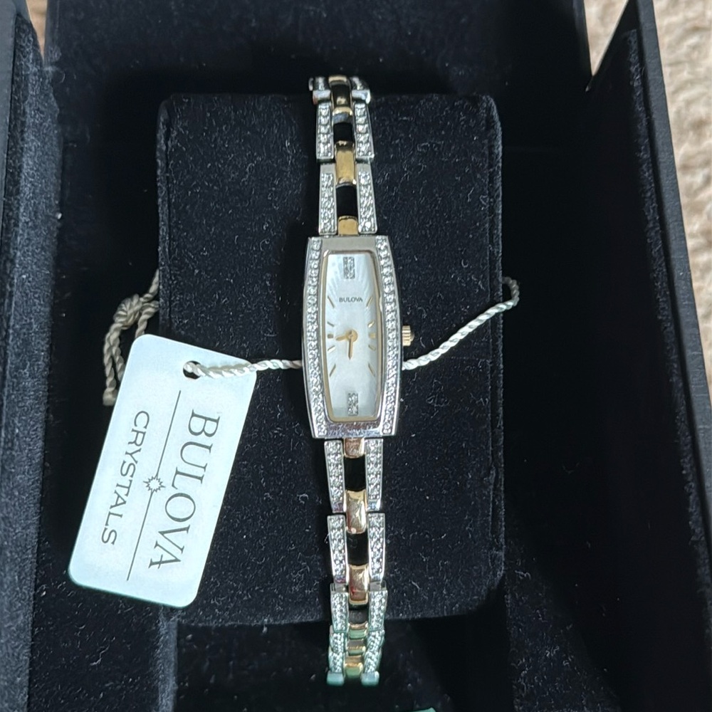 Bulova watch - Picture 3 of 17